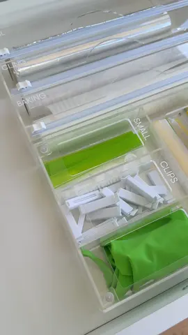 the solution to tidying up food wraps and sandwich bags🔥 #transformation #storagesolutions #beforeandafter #kitchendrawer #kitchenfinds 