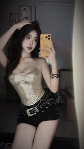 Gu nhạc của cô ấy=))