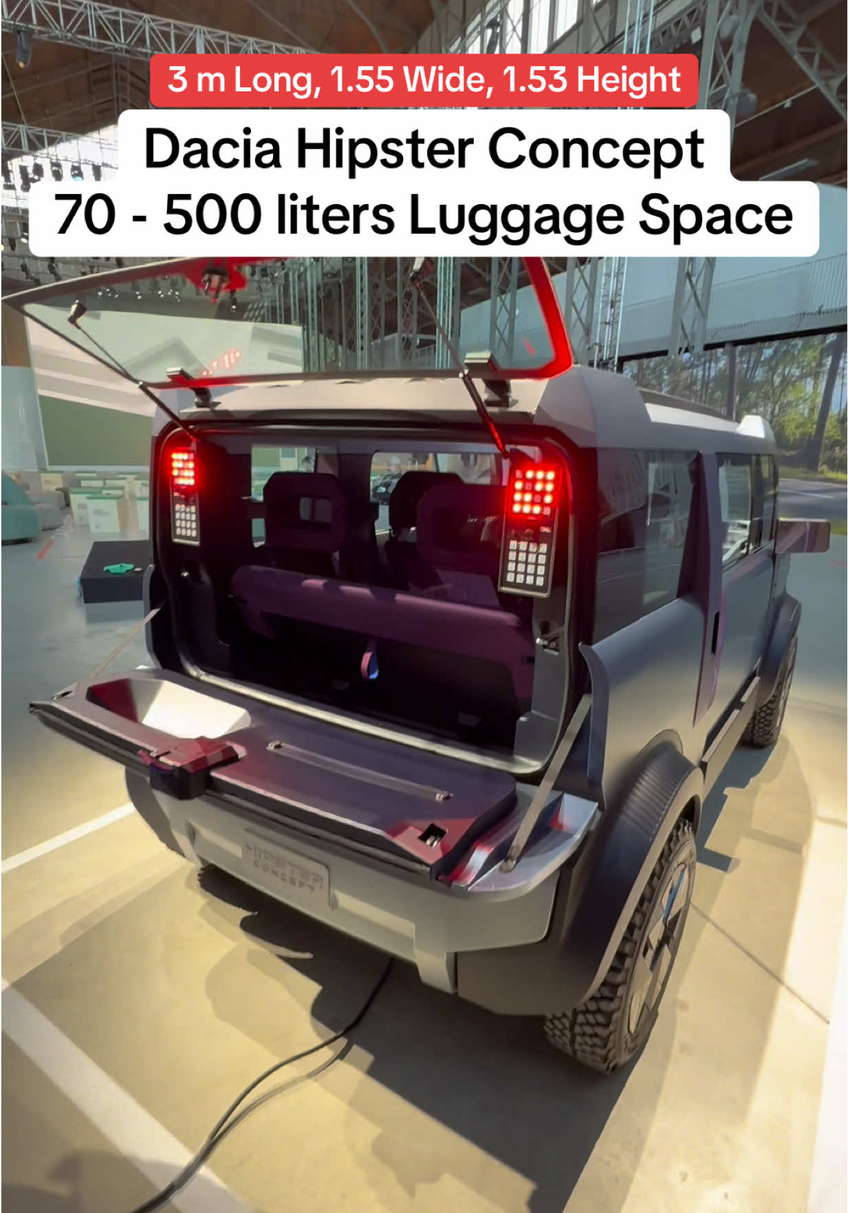 Portbagajul Daciei Hipster, concept de electrică accesibilă cu lungime de 3 metri: de la 70 de litri în configurație cu patru locuri, la 500 de litri în configurație cu două locuri. 