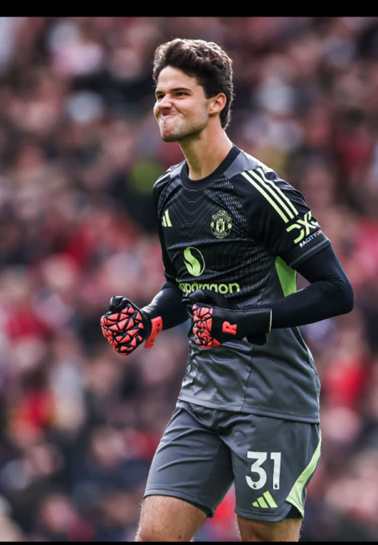 First game and firts win for Senne Lammens 🇧🇪🧤.                                      #goalkeeper #footbal #fyp #sennelammens #manchesterunited 