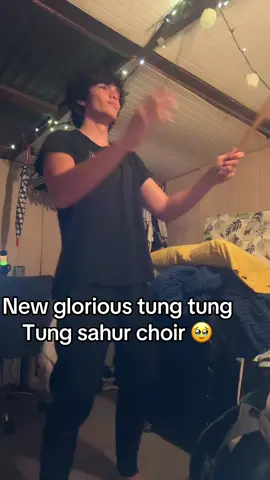 Tung Tung Tung sahur choir Is peak 🥹 #kurtpsl #funny #fyp #viral #brainrot 