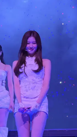 Share ko to para kiligin din kayo 😁 #thisisfor #twiceconcert #twicesana #sana #fyp 