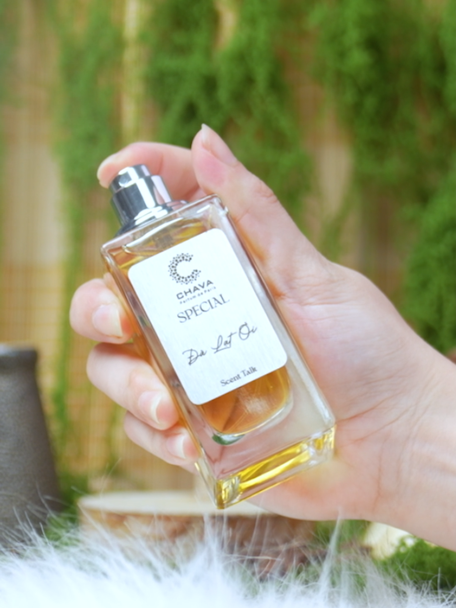 “Đà Lạt ơi…” – mùi hương như gói trọn hơi thở thành phố sương mù. #chava #MuiHuongDalat #NuocHoaDocBan #PerfumeReview
