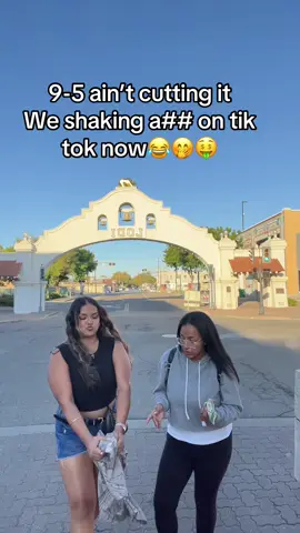 The cars passing by like 👁️👄👁️#fyp  #bestfriend @Marissa 