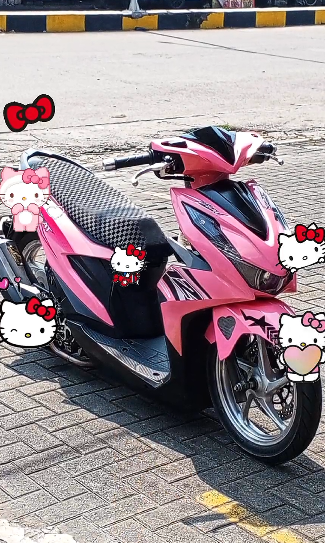 cute😫🫰 #LIVERIYA🌸 #beatcbspinkstyle #ogahjinjitstyle #fitmen #modifikasibeat 