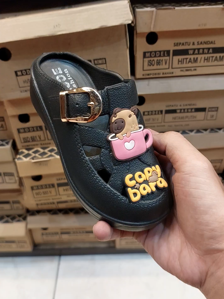 sandal sepatu anak cewek model baim bustong aksesoris gesper kartun capy bara #sandalanakcewek #sandalsepatu #sandalgesper #sandalmurah #sandalterbaru