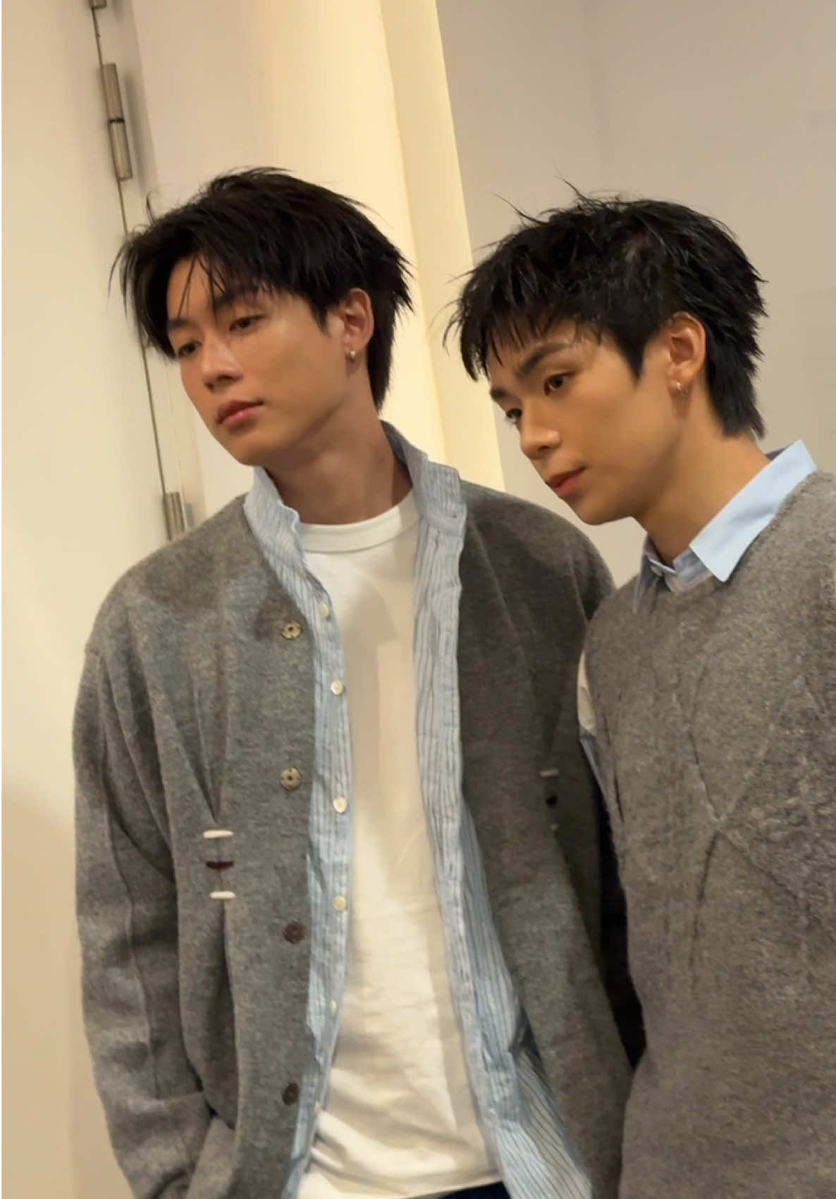 ★ ขอบคุณ Haier Thailand ที่ชวน ‘ นิว ชยภัค ’ และ ‘ พีเจ มหิดล ’ มาร่วมงาน HomePro Expo บูธ Haier นะครับ  ดีใจที่ได้เจอทุกคนทั้งหน้างานและหน้าจอเลย ไว้มาเจอกันอีกน้า 💙📺💡 #HAIERxNEWPJ NEW PJ WITH HAIER #NEWCHAYAPAK  #PJmahidol #GELBOYS  #LOOKE 