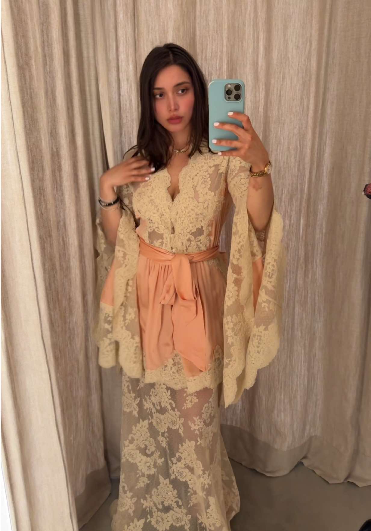 Trying on @ZIMMERMANN dresses👗 #Zimmermann #fashion #dress #elegant #australianfashionblogger 