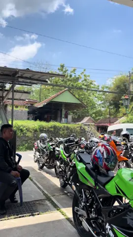 bukan orang kaya tapi orang bahagia🤪