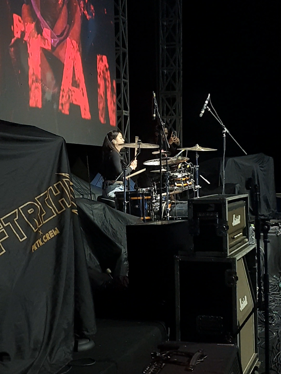 @keziagrc10 @omwawes.official at @erland.official VOL.1 📍Soundsystem, Lighting, Multimedia, Stage, Baricade, Genset by @volcanoproindonesia  #wawes #keziagrace #kezia 