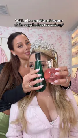 when @Thania lets me in her glam room, we shave her brows. 🪒 😂🎀  #ariana #makeup 