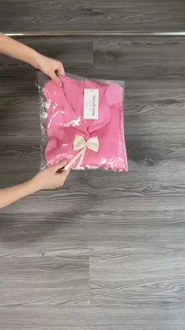 Bộ này mặc ở nhà thôi mà nhìn gương còn thấy mình dễ thương hơn người yêu cũ luôn 😌💕 #dongu #dongumacnha #thoitrang #3aechuyendobo 