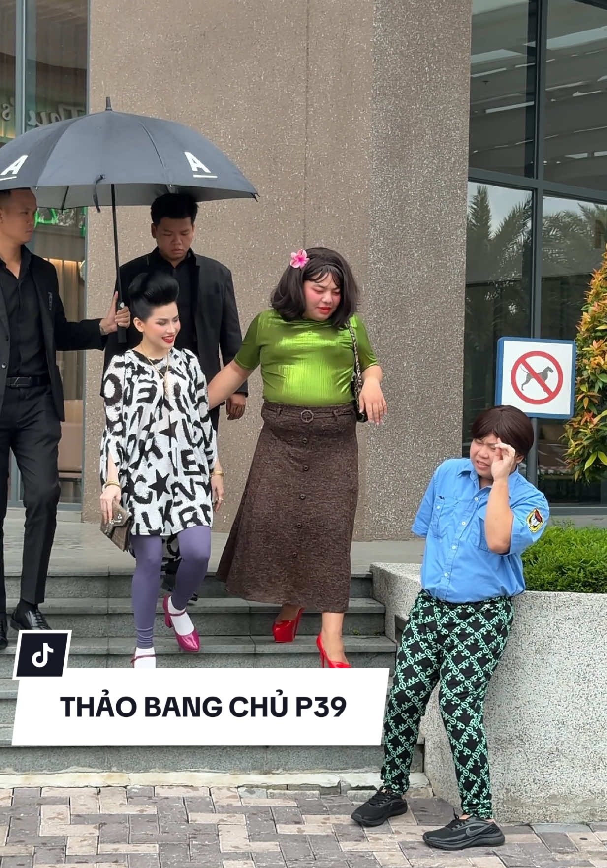 Bài học cuộc sống: Sống trên đời đừng nên coi thườn người khát! #halinhofficial 