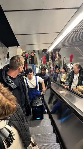 Tung tung tung SAHUUR unc Done dancing on the escalator 💀