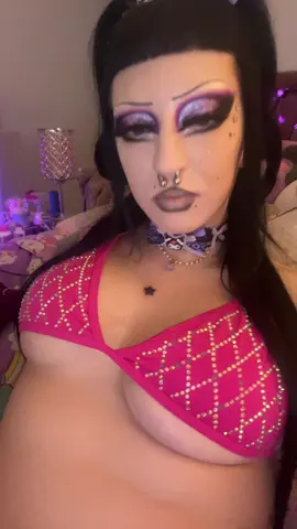 Bad boniiiii (gotta read “bunny” in a Latino accent 🤣 the Hispanics what I mean) #badbunny #latina #gothgirl #altgirl #hispanic