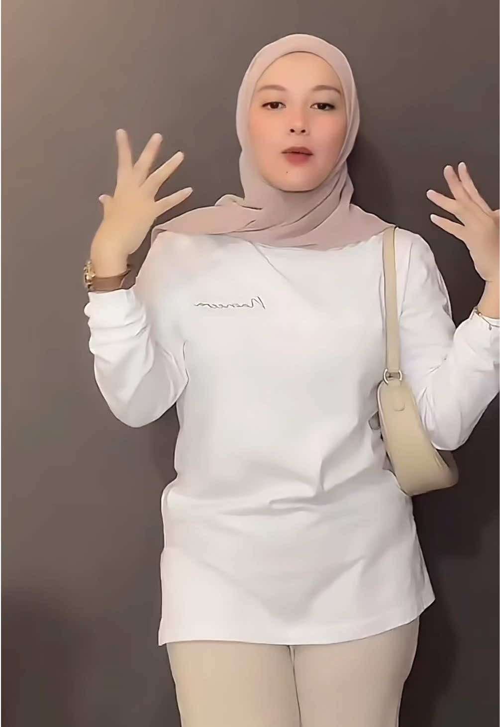 Kaos BBC Nameera Atasan Basic oblong tangan panjang wanita Atasan premium Combed 20s T-shirt Polos Atasan santai Katun Kaos Lembut Nyaman #kaos #kaoslembut #kaosnyaman #atasanwanita 
