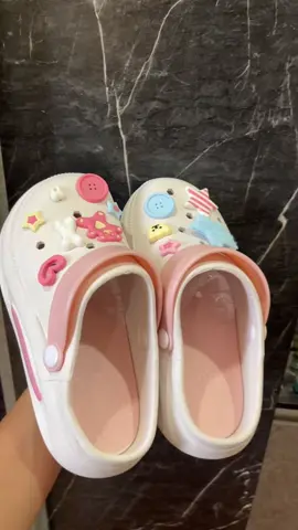 #ฟีดดดシ #รองเท้าแฟชั่น #รองเท้า #รองเท้าหัวโตผู้หญิง #รองเท้าหัวโต 