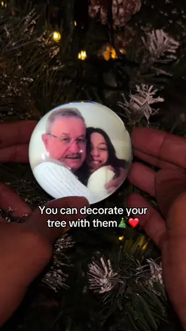 You can put all your core momeries on this digital ornament!🎄🎁