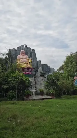 CN 14/8 ÂL cùng Đoàn đắp y công quả Liên Hoa tiếp tục hoàn thiện 49 tượng A Di Đà cao hơn 2m , các bệ sen bộ Tam Thế Phật cao hơn 6m , tượng Di Lặc , Quan Âm và Địa Tạng 🙏🙏 --- Nguyện đem công đức này hồi hướng khắp tất cả chúng sanh 🙏🙏🙏 #congqua 