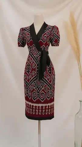 ✨ Anggun dalam balutan tenun modern! Zia Dress Tenun hadir dengan desain elegan yang menonjolkan pesona dewasa dan percaya diri di setiap langkahmu 💃 #OOTDKece #DressTenunModern #FashionWanitaElegan #StyleMasaKini #lookoftheday 