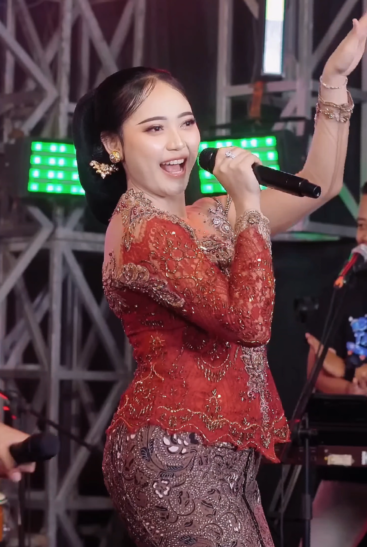 PELAMPIASAN 2  #silvykumalasari #sadewok #pelampiasan2 #viraltiktok #fyp 