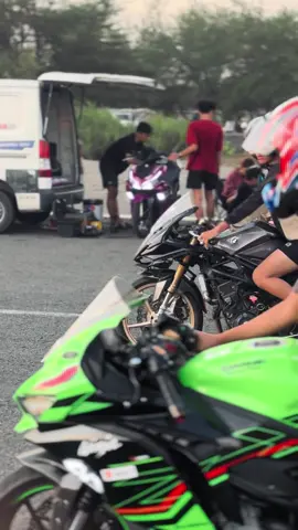 💆🏻‍♂️ #cbr250rr #fyp #zx25r #250ykstyle #efyepe 