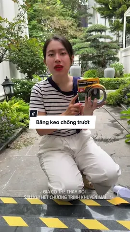 Băng dính chống trơn trượt nhà nào cũng nên có #bangkeochongtron #bangkeochongtruot #nanoron#ngocngannga#nnnbangkeochongtron