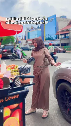 Hampir 3th dengan kejar kejaran target, skrg kita nikmati dlu🥰🥂