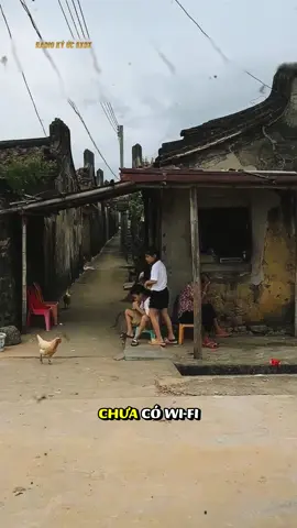 Tuổi thơ là chuyến tàu chỉ đi một chiều… ai cũng bước lên, nhưng chẳng ai quay lại được 🥹 #kyuc8x9x #hoainiem #tuoitho #fyp 