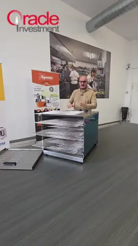 Toamna asta, nu lăsa fructele și legumele să se piardă! Deshidratează-le cu acest model profesional cu 10 tăvi din inox și bucură-te de gustul lor natural tot anul. 👉 horeca-echipamente.ro #horeca #echipamentehoreca #deshidrator #toamna #horecaechipamente