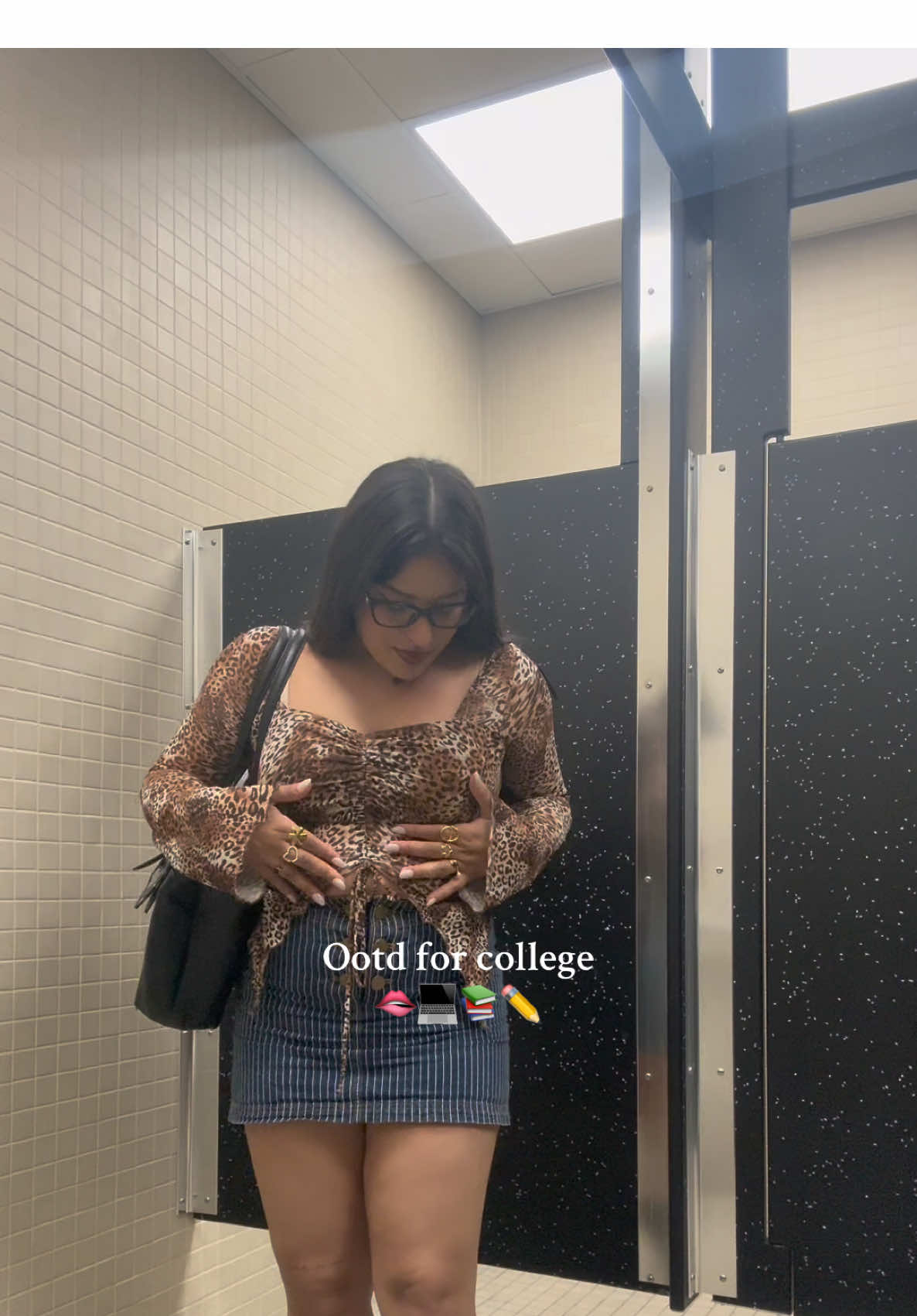 POV: serving looks on campus like it’s the runway ✨📚🐆  #collegeootd #OOTD #fashiontiktok #fypシ #fyp 