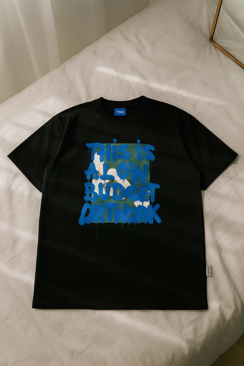 Kaos Insurgent berbahan katun premium adem, lembut, dan nyaman dipakai seharian. Gaya simple, tapi tetap standout.#kaosmurah #kaosdistro #kaospria #kaoskatun #OOTD 