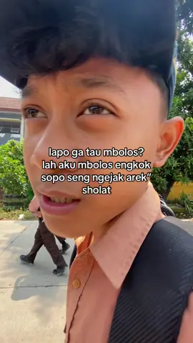 sekolah enak ngene kok mbolos✌🏻#masukberandamuu #fypforyou #4upage 