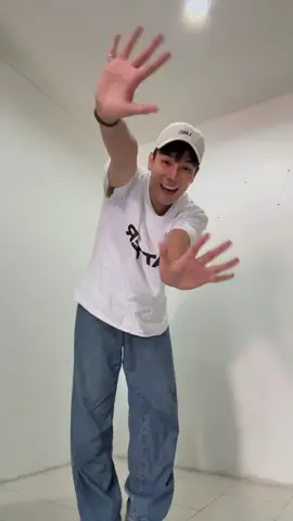 Everybody singing pretty please - pretty please - @Hearts2Hearts @SMTOWN #prettyplease #prettypleaseh2h #heart2heart #coverdance 