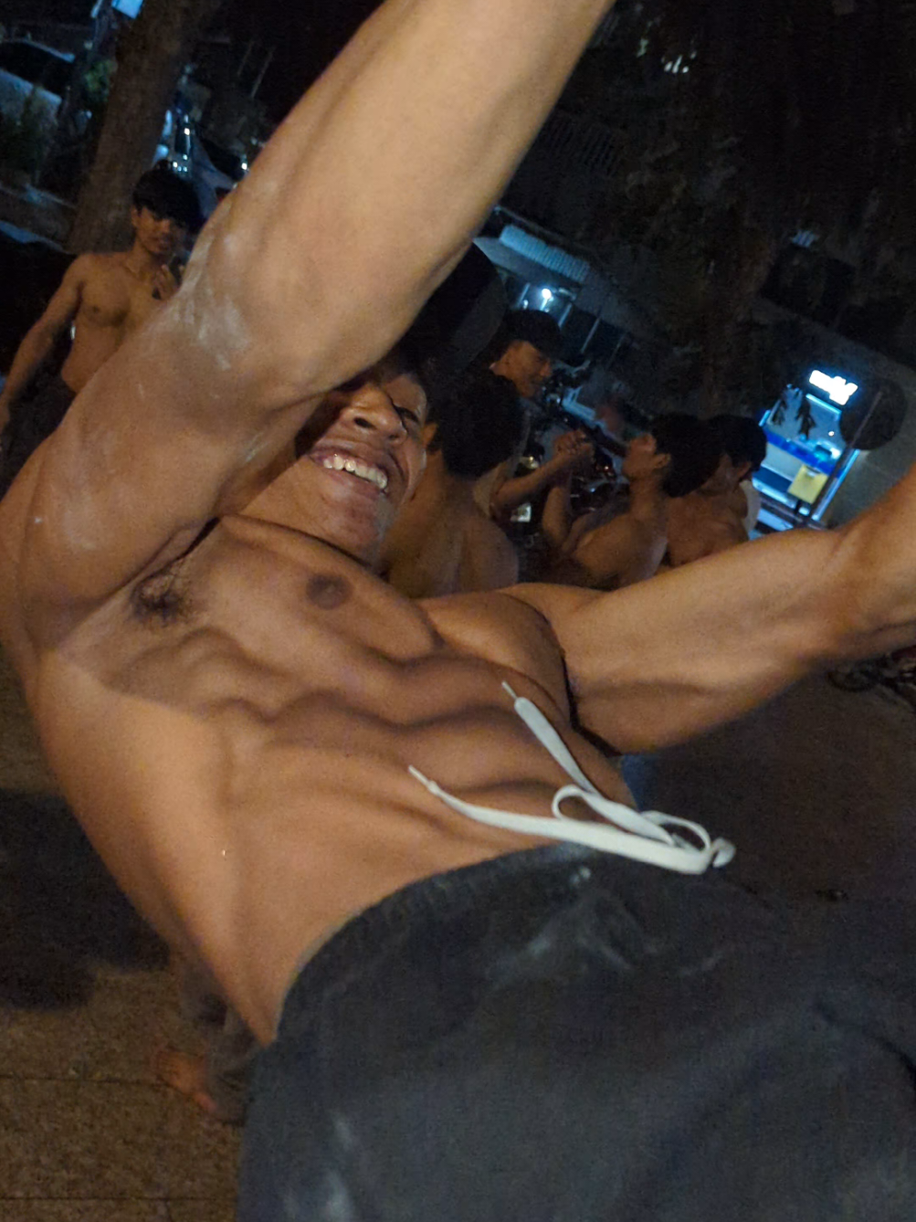mk tt hx bart 😂  @vidcalisthenicskdan2 @vid.kh58 #frontlever  #calisthenics  #ដៃគូបង់ប្រាក់  #ផ្លែកទៀតហើយ😹😹 