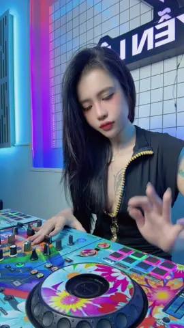 Flop quá thì chơi hot cue 🫦🥸 #djxutay #DJ #hoangphihong #fly #xuhuong 