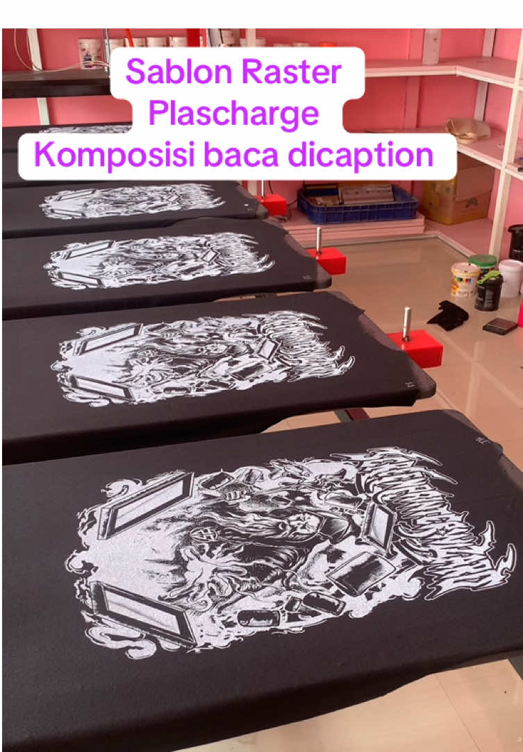 Komposisi 1. Base putih 40% ( adiktive+ odorless) : 60% plastisol 2. Ungu tua sama dengan base putih 3. Warna pink, coklat, kuning, hijau perbandingan 10% adiktive non odorless : 90% plastisol 4. Top finish pernbandingan sama dengan no 1( base) Setiap naik warna dikeringin hot gun 5. Finishing press dengan suhu 180 waktu 20dtk #screenprinting #sablonplascharge #plastisol #CapCut 