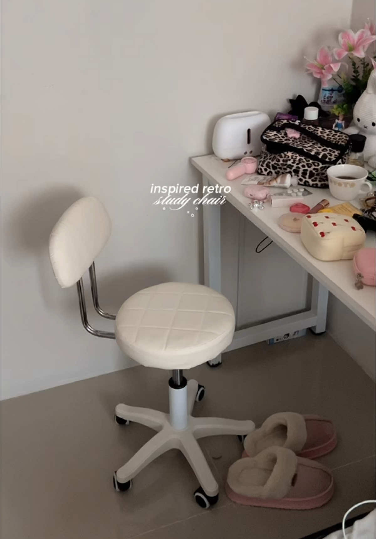 just the perfect size!!! I’m so inlove!!!💗😩  #studychair #vanitychair #chair #fypシ゚ #foryou 