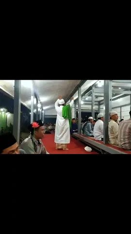 Masyaalloh Taberokalloh KH Hasan Muayyad Djauhari Semoga Selalu Dalam lindungan ALLOH SWT. Dan di berikan umur yang Barokah Sehat Walafiat.. Amiin #mahaguru #santritengginah #fyp #ppalhasantengginah #videoviral 
