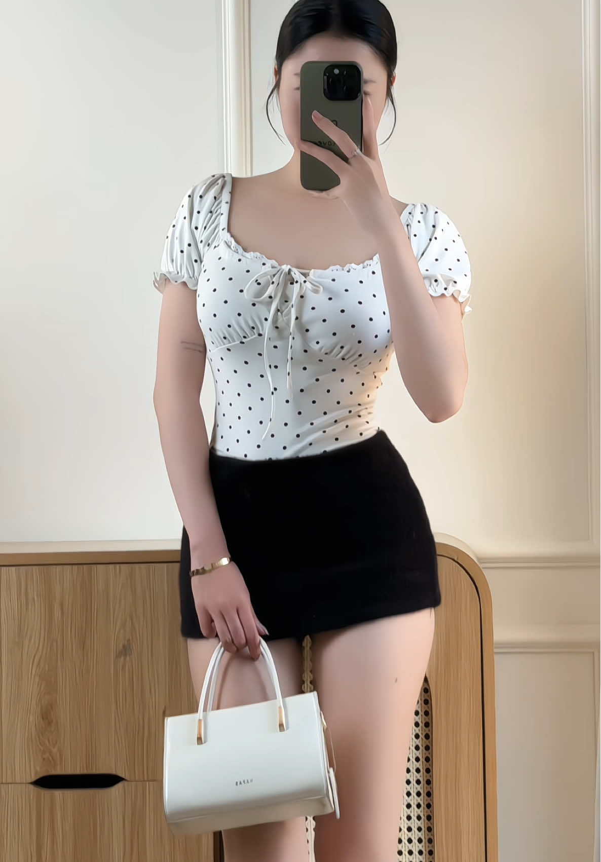Sắm đồ đi chơi lễ thuii mí bà oii #chanvayxinh #dazzibrand #aothun 