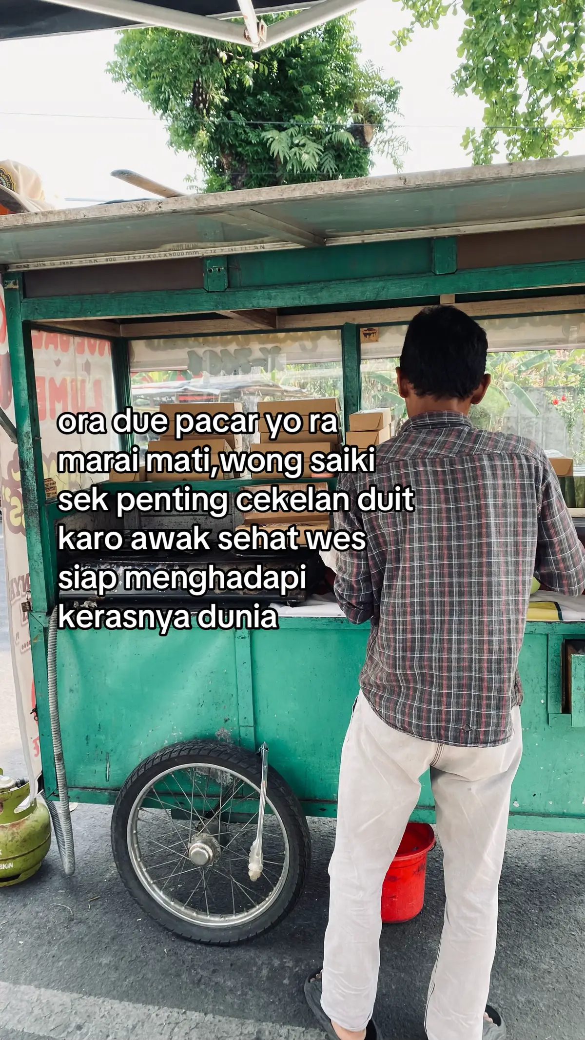 Nek bengi kesepian sek penting ojo ngloco😹