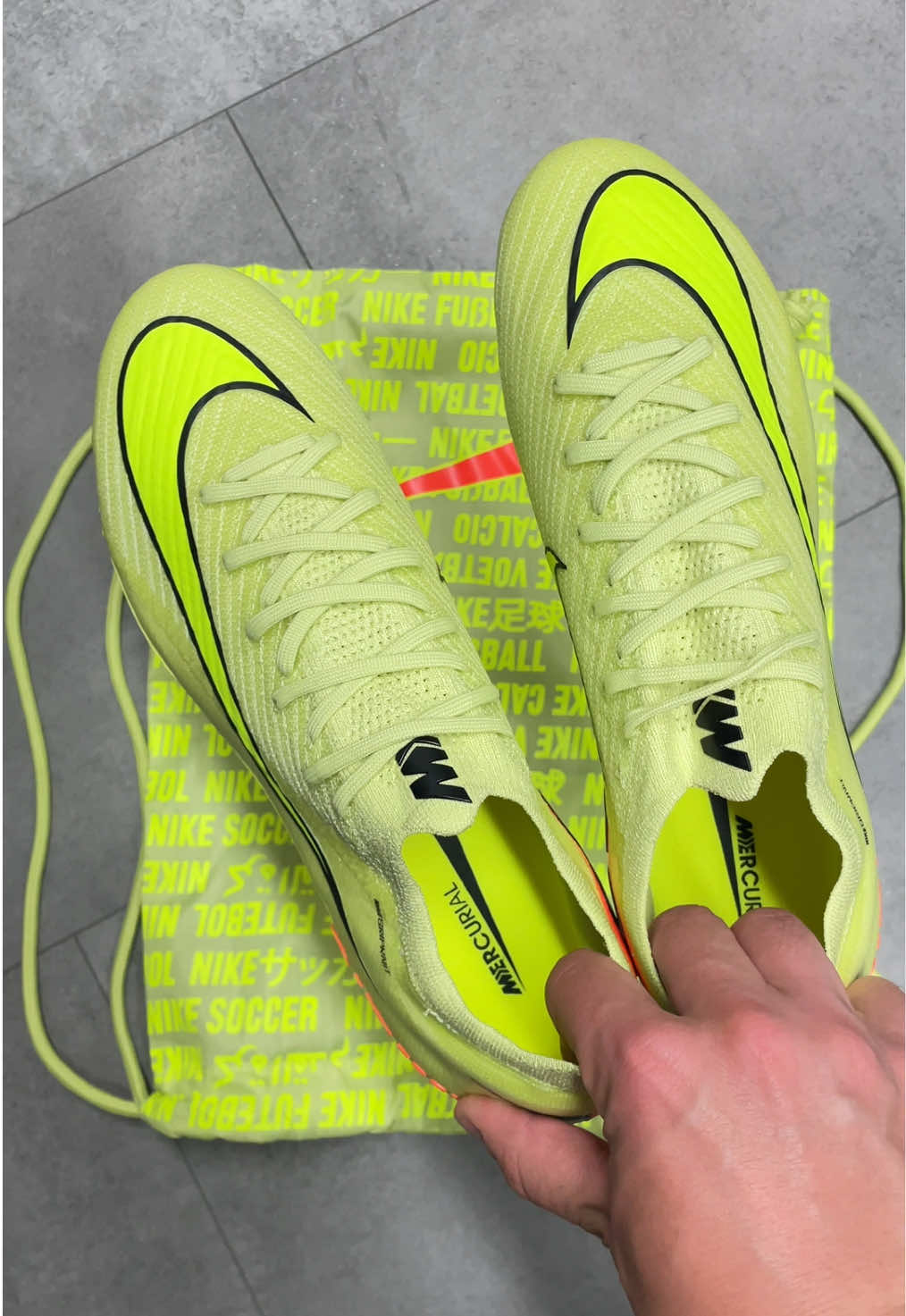 Mercurials in these colors? 😍 Iconic! #footballboots #boots #footballskills #footballer #ballers 