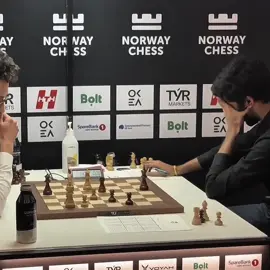 kekalahan sang juara dunia#gukeshdommaraju #norwaychess #fyp #chess #magnuscarlsen 