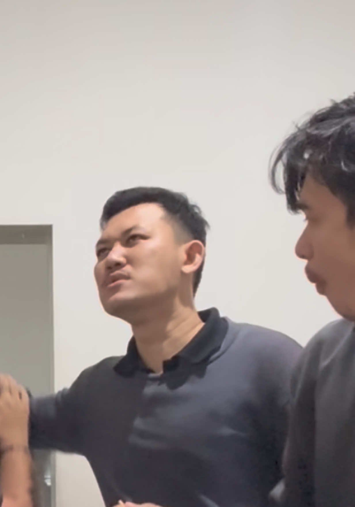 Jika itu memang hanya imajinasi ku semata, aku tak masalah selamanya seperti ini manieezztt :)
