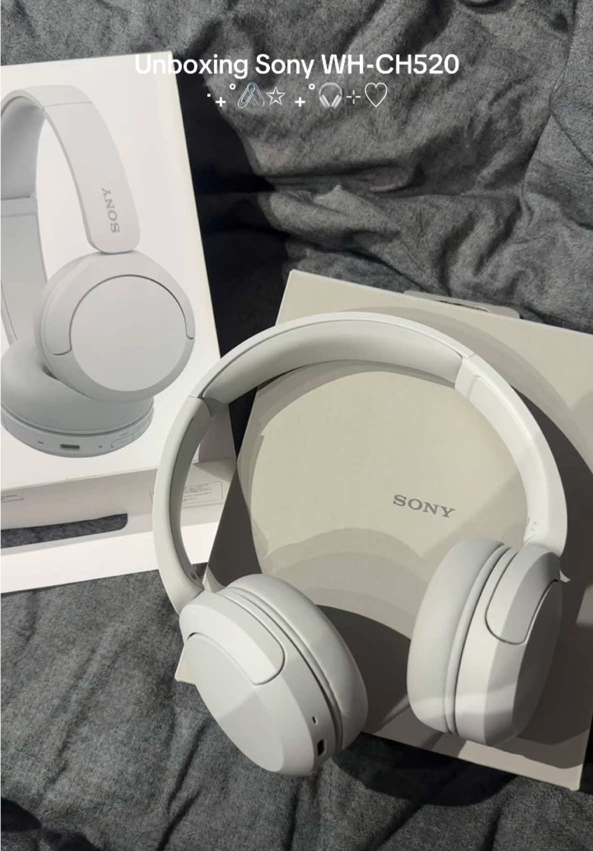 Birthday gift from my bf ‧₊˚✩ ₊˚🎧⊹♡ tehehe  3 သိန်းအောက် နဲ့ အသံထွက်က ရှယ်ပဲ  Noise Cancellation တော့ မပါဘူး  Headphone ကြိုက်တဲ့သူတွေ ကျနော့လို လိုက် collect နေတဲ့သူတွေ အတွက်တော့ must buy ပဲ  #sonyheadphones #sonywhch520 #headphones #unboxing 