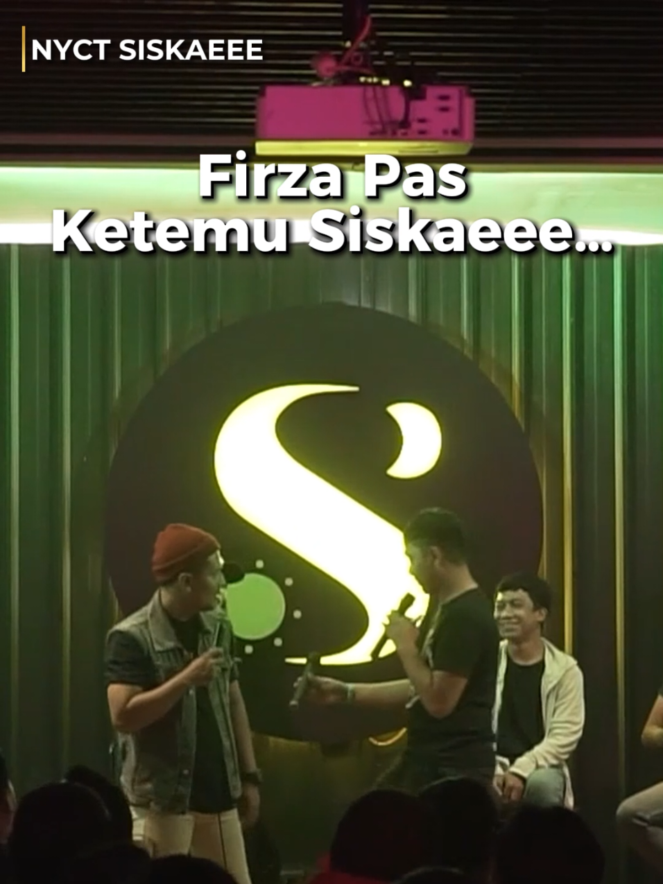 Untung Siskaeee nduwe hati tegar di dalam dadanya. Lek gak, wes dikamplengi Firza! Yang ingin melihat kekoclokan Firza beli tiket Special Show Arek Ndableg Berkeluarga di www.majelislucuindonesia.com #MLI #majelislucu #majelislucuindonesia #lucuflix #firzavalaza