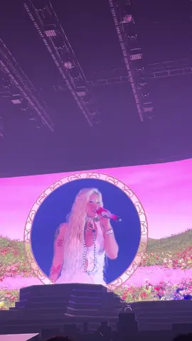 アレンジが耳から離れない、 別の曲みたいで本当に良かった🫧🩰🫦Like a Flower @LANA  #LANA #yokohamaarena #VIP  #lana好きと繋がりたい 