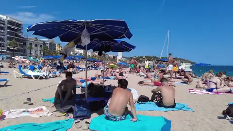 Lloret De Mar Beach 🏖️🌊 Walk Spain 🇪🇸  .. #europelife #spain🇪🇸 #lloretdemar #beachwalk 