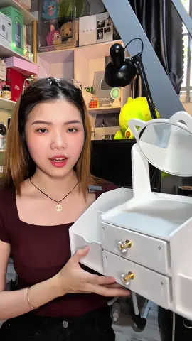 Kệ đựng mỹ phẩm để bàn có gương tai mèo