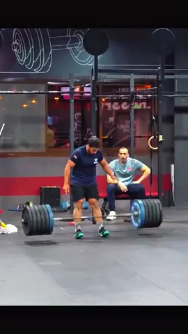 Wow, that tiny janitor is super strong! 😱💪#gym #anatoly #prank #viral #foryoupage #anatoly5555 